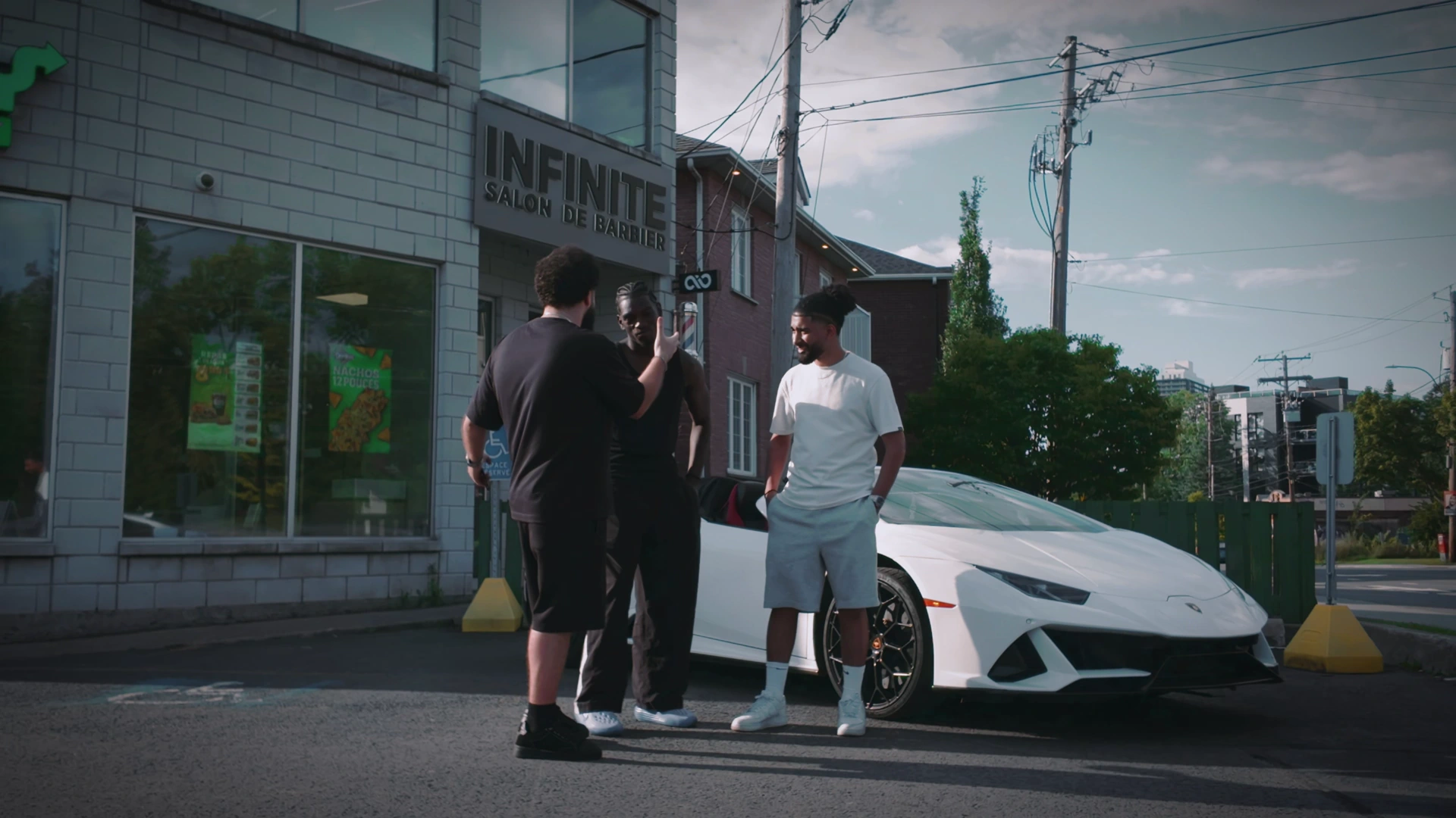 Infinite — un cadre et une ambiance en extérieur